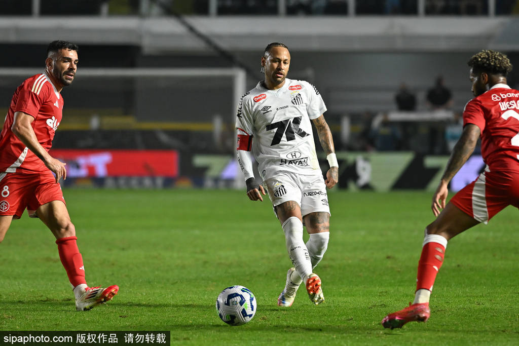 内马尔转会风波：穆里尼奥亲自澄清，世界杯成焦点