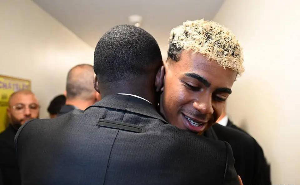 亚马尔祝贺登贝莱获金球奖 期待明年夺冠